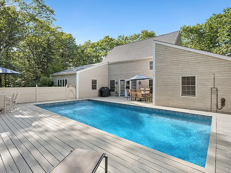 11 Ridge Rd — Photo 2