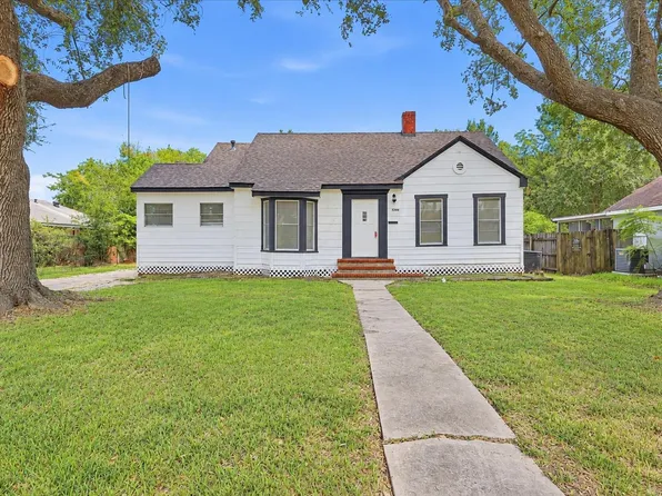 3200 Forest Ave, Port Arthur, TX 77642