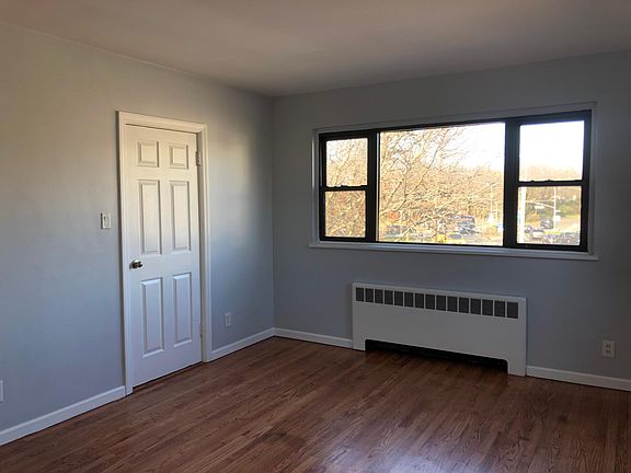 5th image of 17243 83rd Ave