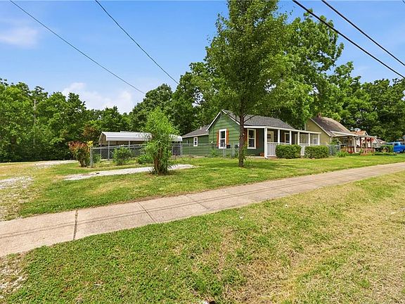 2nd image of 706 S Butler Dr