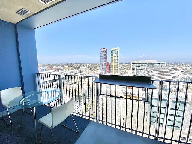 321 10th Ave #2403 — Photo 16