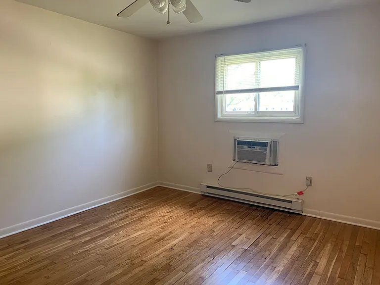 101 Sunset Ave — Photo 10