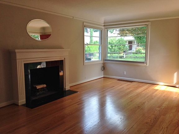 2nd image of 203 W 32nd St