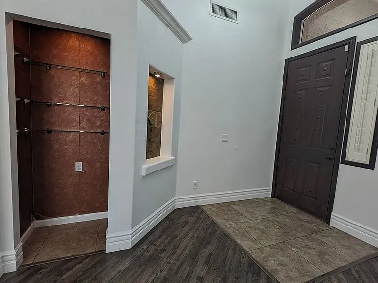 650 W Kent Pl — Photo 8