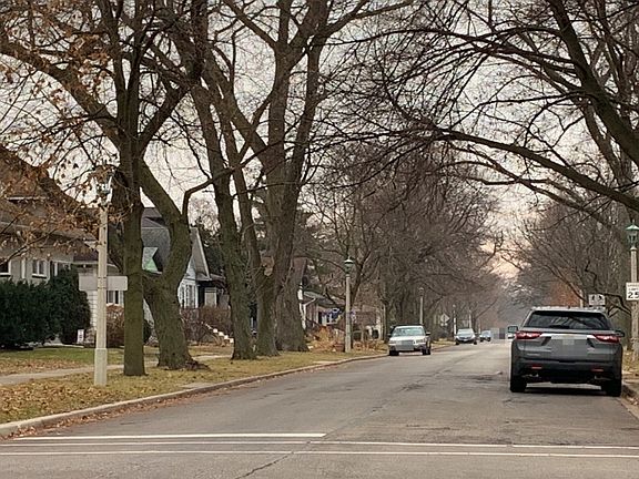 4th image of 914 N Lombard Ave