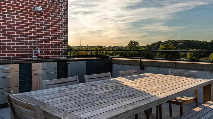 Rented by Nooklyn NYC LLC | media 85