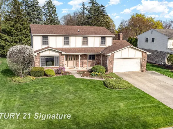 16894 Dunswood Rd, Northville, MI 48168