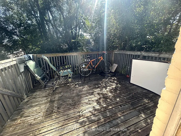 1297 Gerrard St E #A — Photo 13