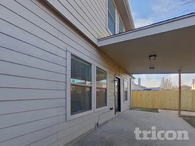 5825 Show Master Ln — Photo 23