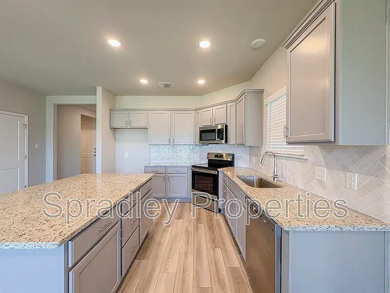 4816 Sparks Ln — Photo 11