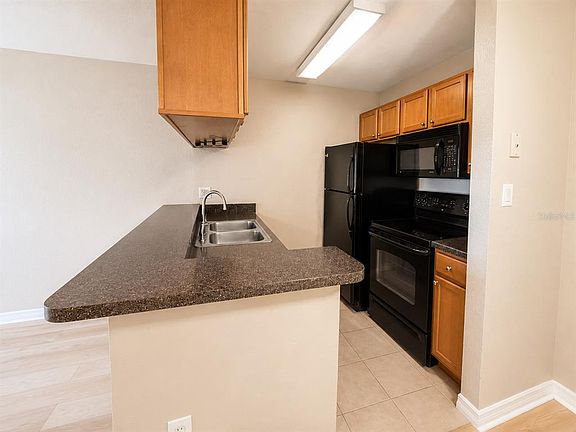 5th image of 203 Lake Parsons Grn Unit 108