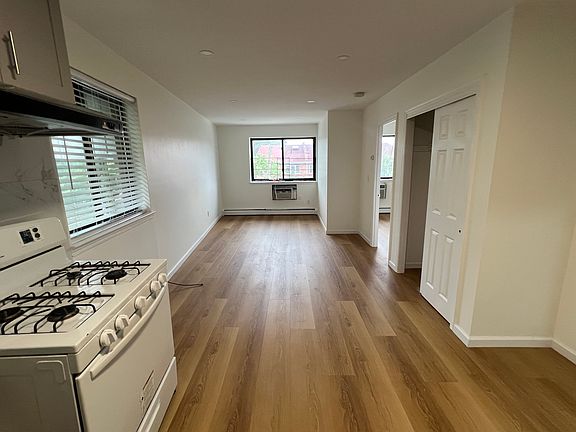 3rd image of 6114 165th St #3B