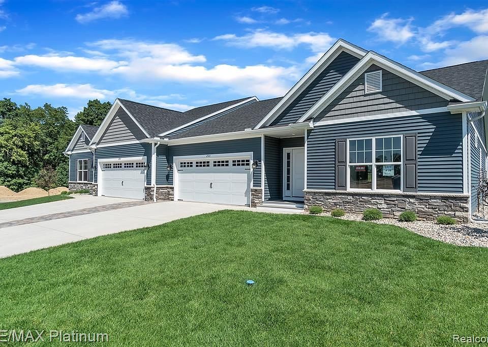 1st image of 2851 Blue Sky Dr #9