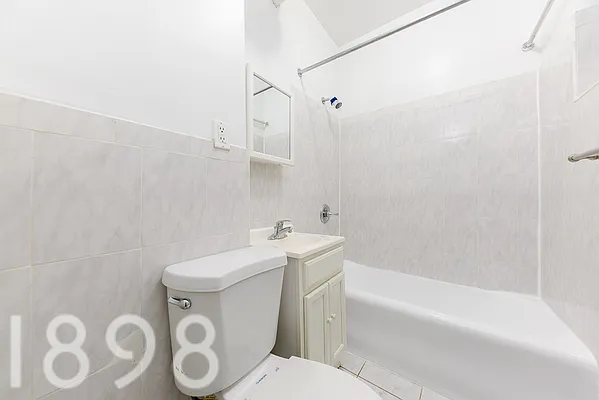 Rented by A&E Real Estate Management | media 14