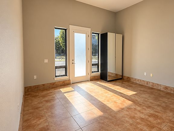 4th image of 1310 Roycroft Ln #2190