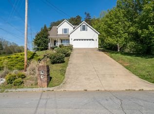 135 S Pointe Ct, Kingsport, TN 37663