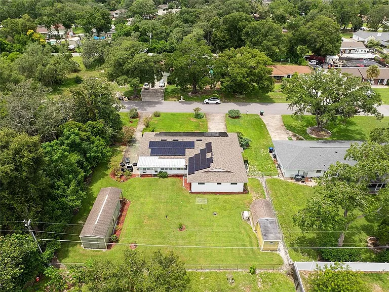 1435 Paula Dr — Photo 16