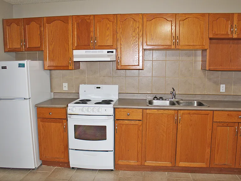 10136 153rd St NW — Photo 3