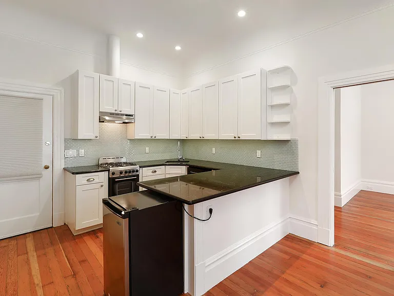 507 Haight St #E — Photo 6