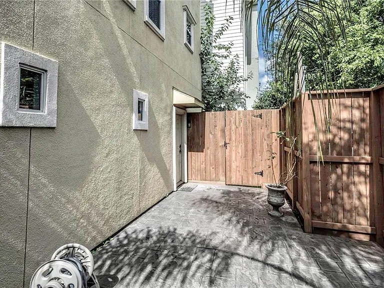 5415 Kansas St — Photo 10