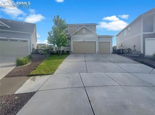 8476 Briar Brush Ln, Colorado Springs, CO 80927