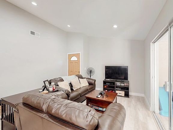 5th image of 28338 Simsalido Ave