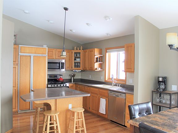 5th image of 651 N Woods Edge Dr