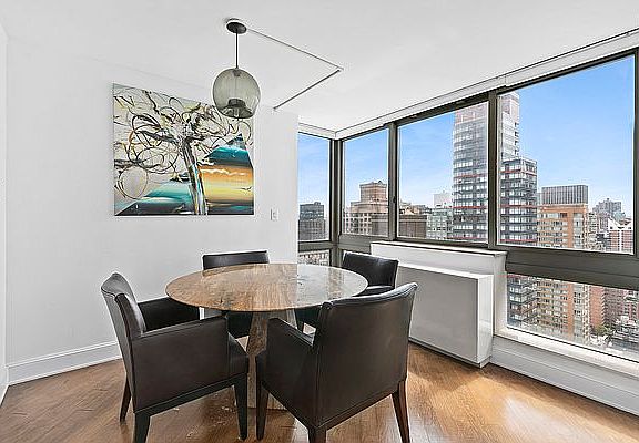 4th image of 235 E 55th St APT 33C