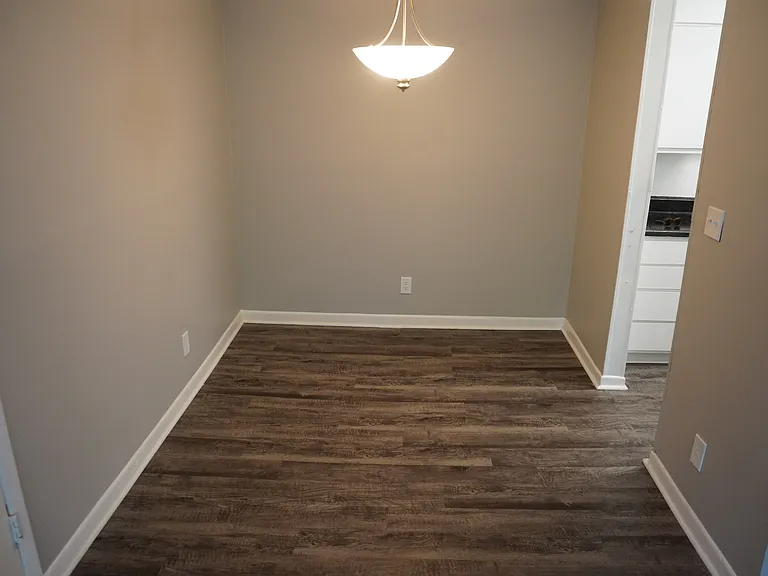 The Raintree Apartments — Photo 7