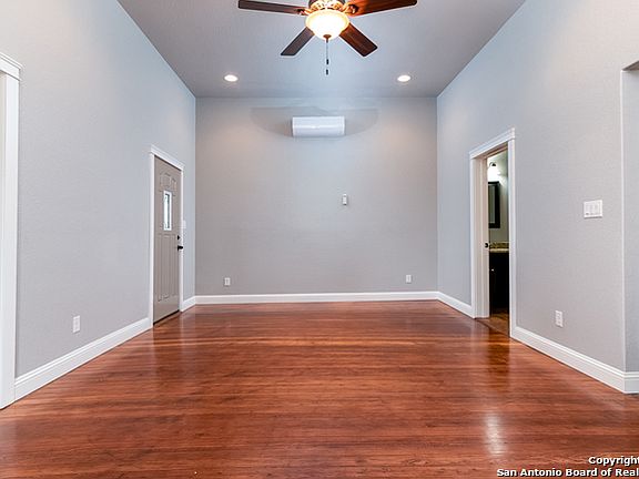 2nd image of 210 Idaho APT 1