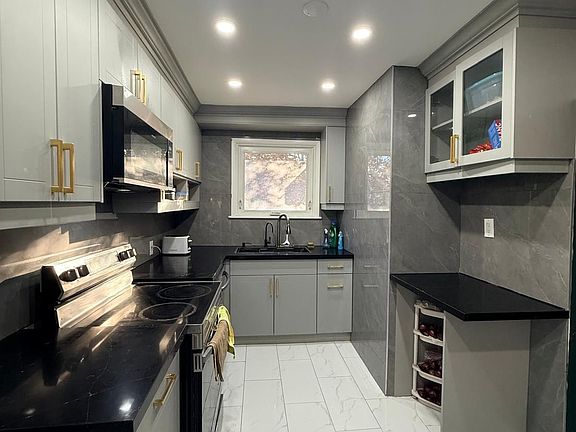 5th image of 51 Admiral Rd