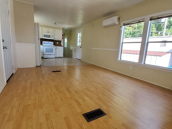 3rd image of 3530 S Pine Ave #18