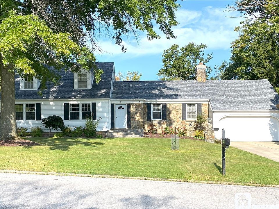 1st image of 98 Westminster Dr