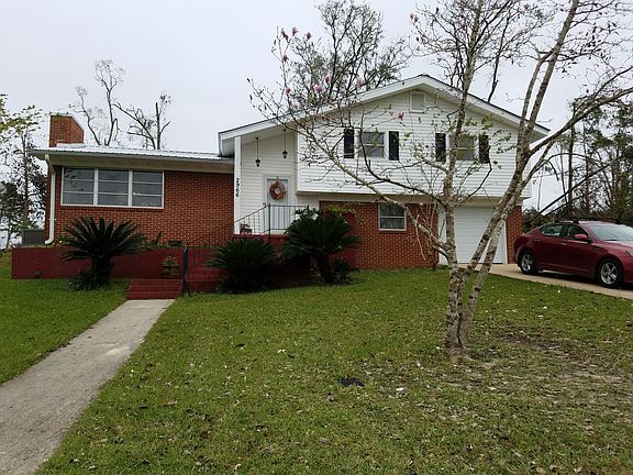2nd image of 2966 Dogwood St