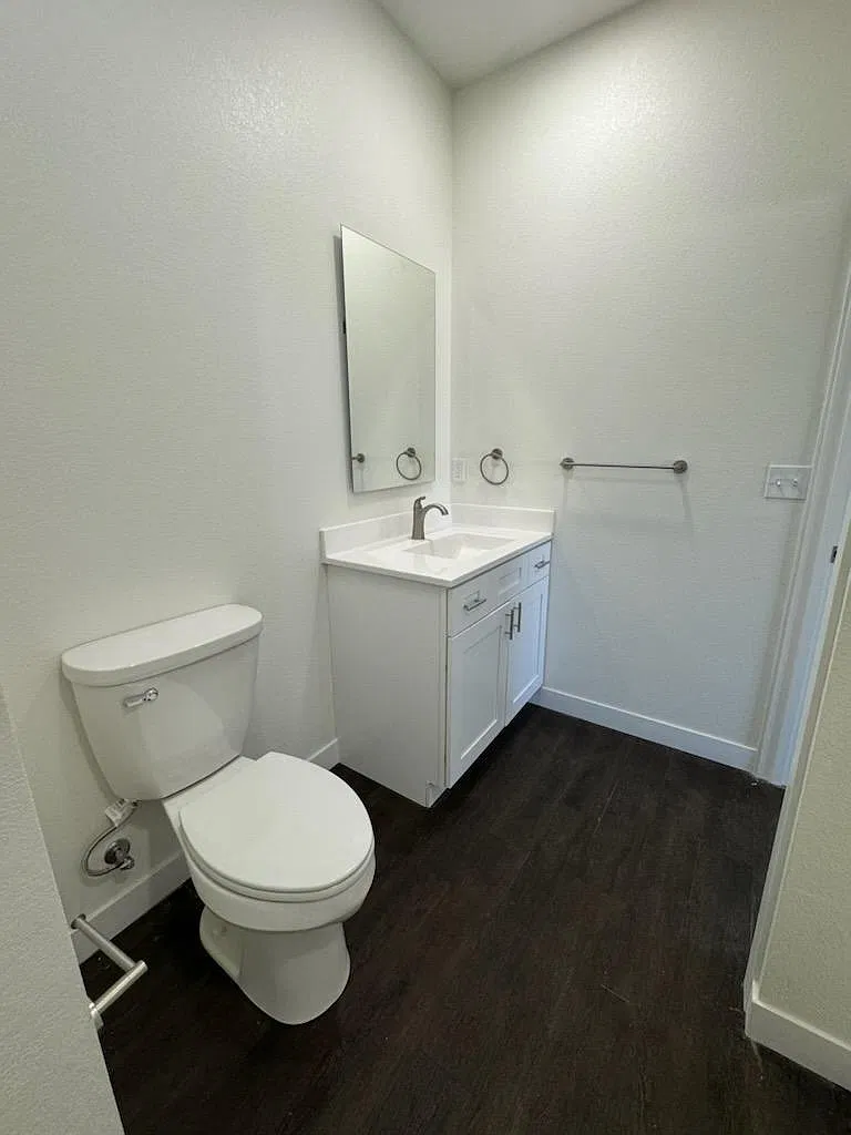 205 Unruh St — Photo 4