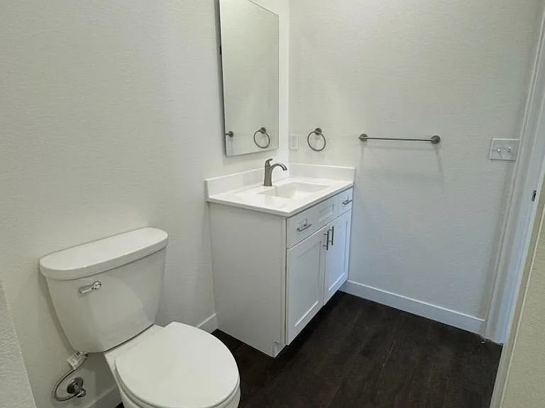 205 Unruh St #B — Photo 4