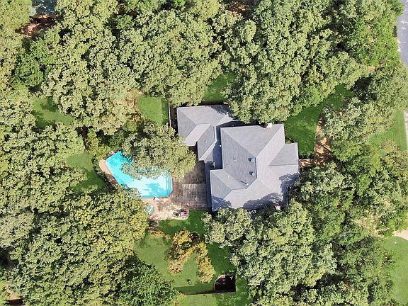 2nd image of 1346 Forest Ln