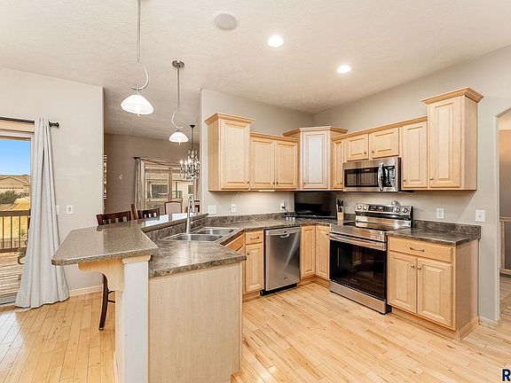 4th image of 2501 S Camden Ave