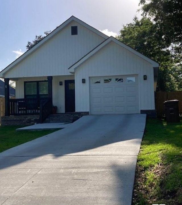 1st image of 6 Rose Ave