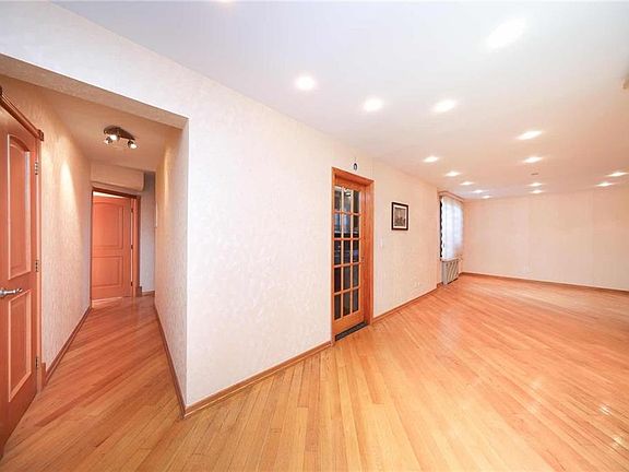 5th image of 2685 E 7th St APT 6P