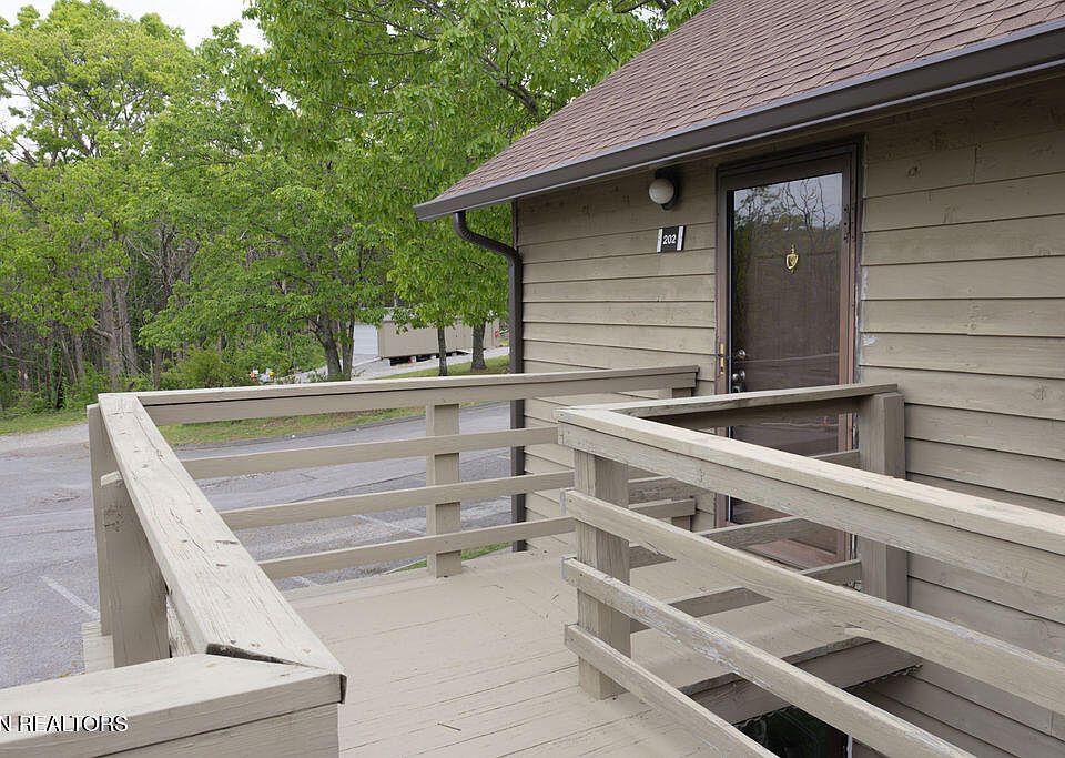 1st image of 391 Moytoy Rd #202