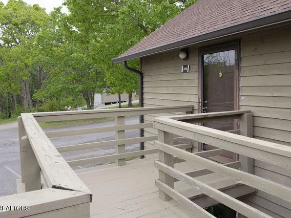 391 Moytoy Rd #202, Crab Orchard, TN 37723