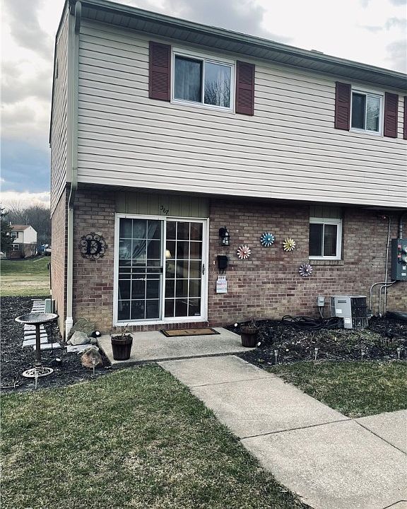 367 Carriage Ln Canfield OH Zillow