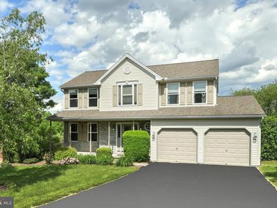 220 Sunset Cir, Red Lion, PA, 17356