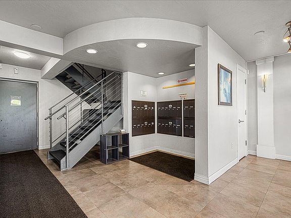 3rd image of 2121 N Cambridge AVENUE #302