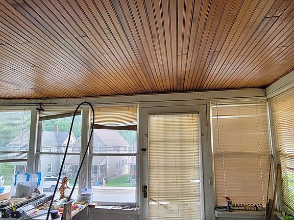 2nd image of 216 W Main St