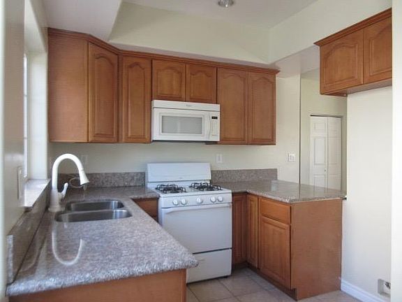 5th image of 8745 Cedros Ave APT 15
