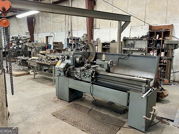 3rd image of 908 Harris Industrial Blvd