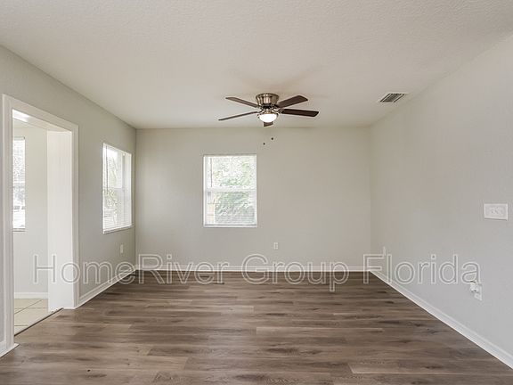 3rd image of 4233 E Cayuga St