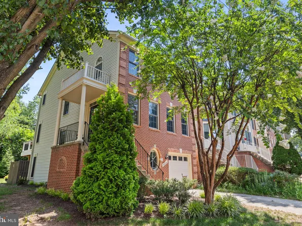 6312 Sharps Dr, Centreville, VA 20121